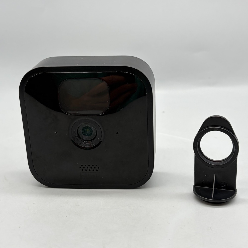 Blink Outdoor (3rd Gen) Battery-Powered Wireless Security Camera (BCM00400U)